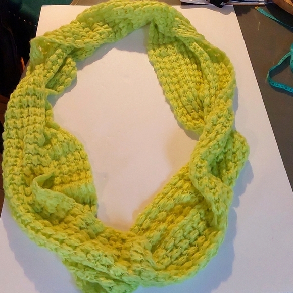 Aeropostale Lime Green Chunky Open Knit Infinity Scarf Super Soft Stretchy - Picture 2 of 4